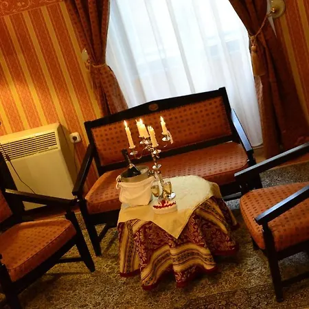 Fenyoharaszt Kastelyszallo 酒店