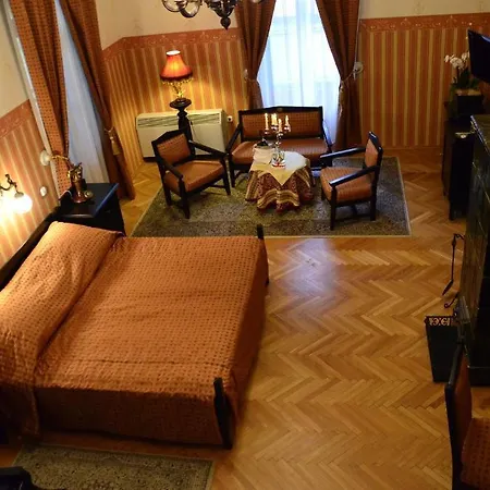 Fenyoharaszt Kastelyszallo