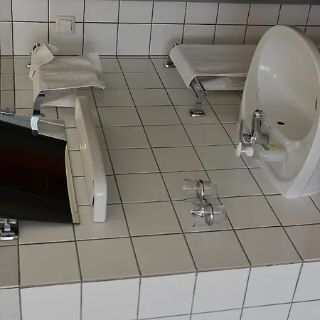 Fenyoharaszt Kastelyszallo Verseg