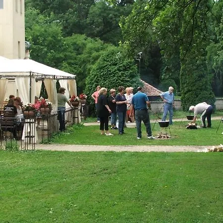 Fenyoharaszt Kastelyszallo 4*