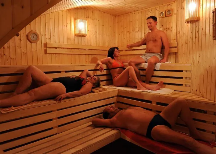 Fenyoharaszt Kastelyszallo Hotel 4*