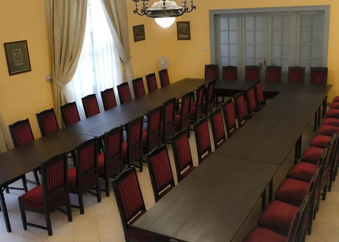 Hotel Fenyoharaszt Kastelyszallo 4*
